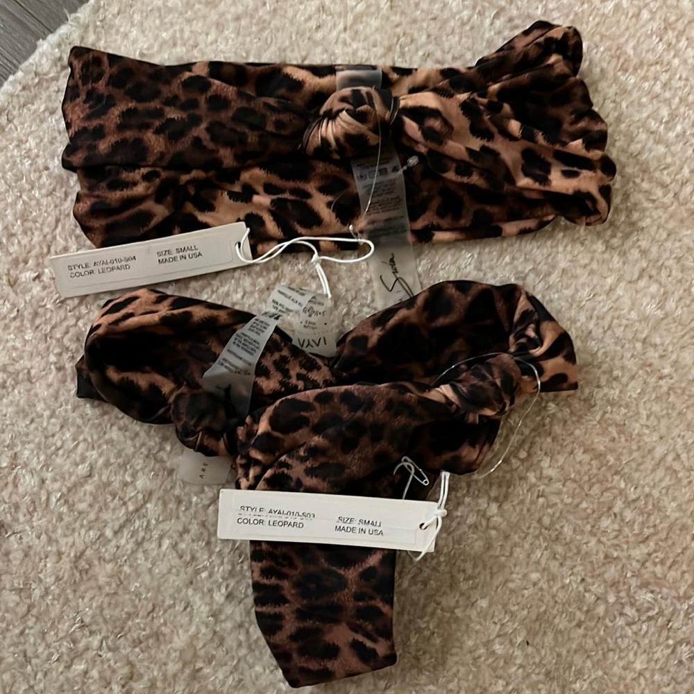 SOLD ✨ARE YOU AN swim. Top and bottom. Leopard